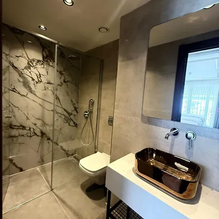 Mandala Karakoey Hotell