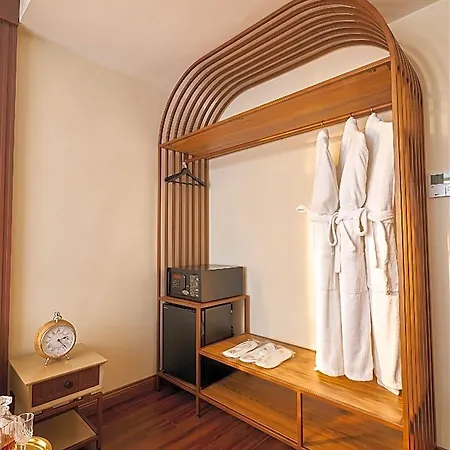 Hotel Mandala Karakoey