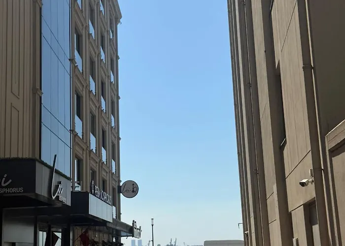 فندق Mandala Karakoey 3*